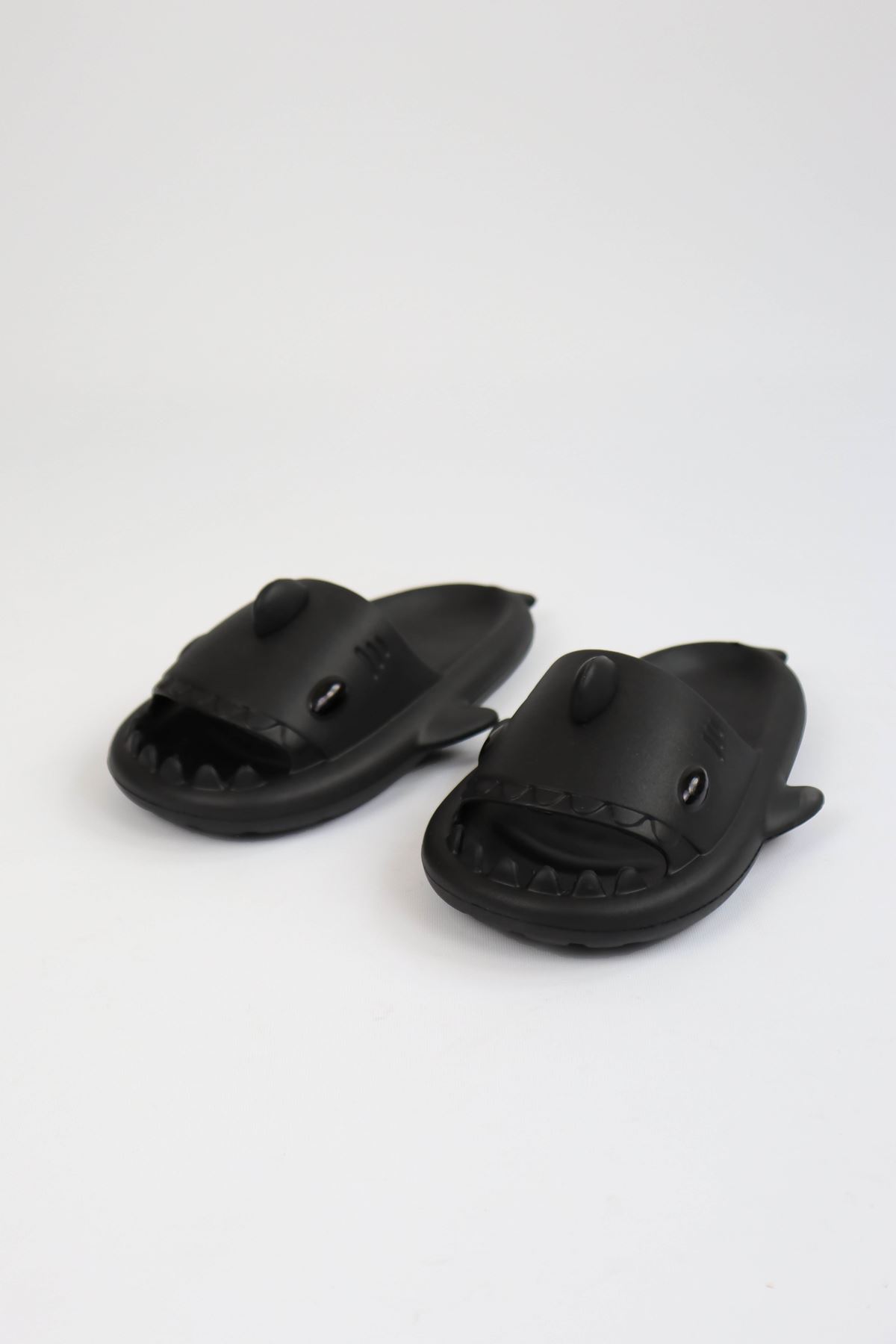 0003547-wagoon-wg500-kopekbaligi-siyah-unisex-tam-ortopedik-terlik-shark-slides.jpeg Köpekbalığı Siyah Unisex Tam Ortopedik Terlik Shark Slides - Görsel 1