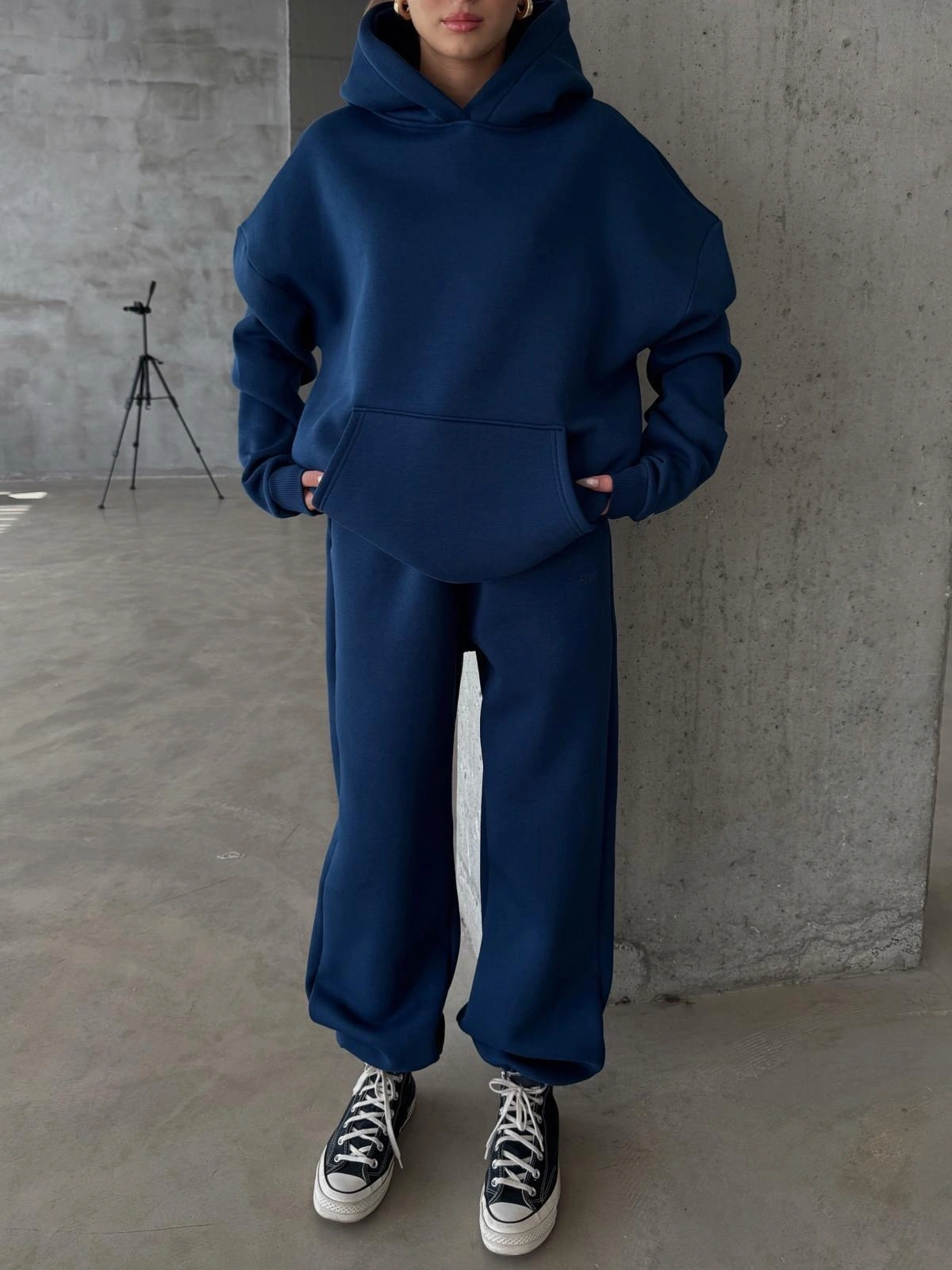 3-iplik-sardonlu-kapsonlu-sweatshirt-lacivert-p510436-74652299-sw1200sh1600.png 3 iplik şardonlu kapşonlu sweatshirt lacivert p510436 - Görsel 1