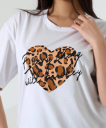 Leopar kalp baskılı tişört - Görsel 3