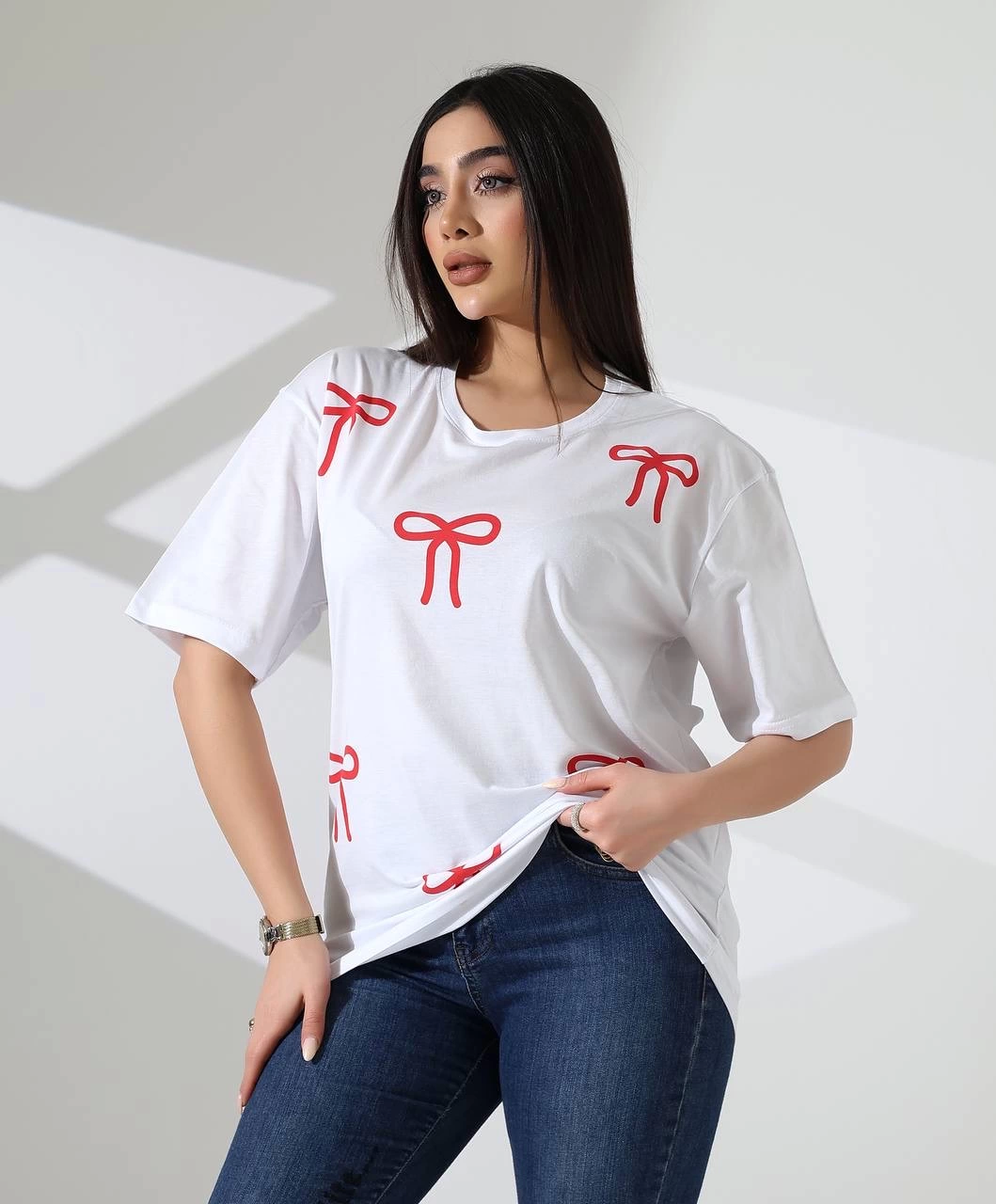67d243d308e9f-63767479-sw1059sh1280.png Kurdele baskılı tişört - Görsel 1