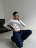 Asimetrik alt detaylı bluz beyaz - Görsel 3