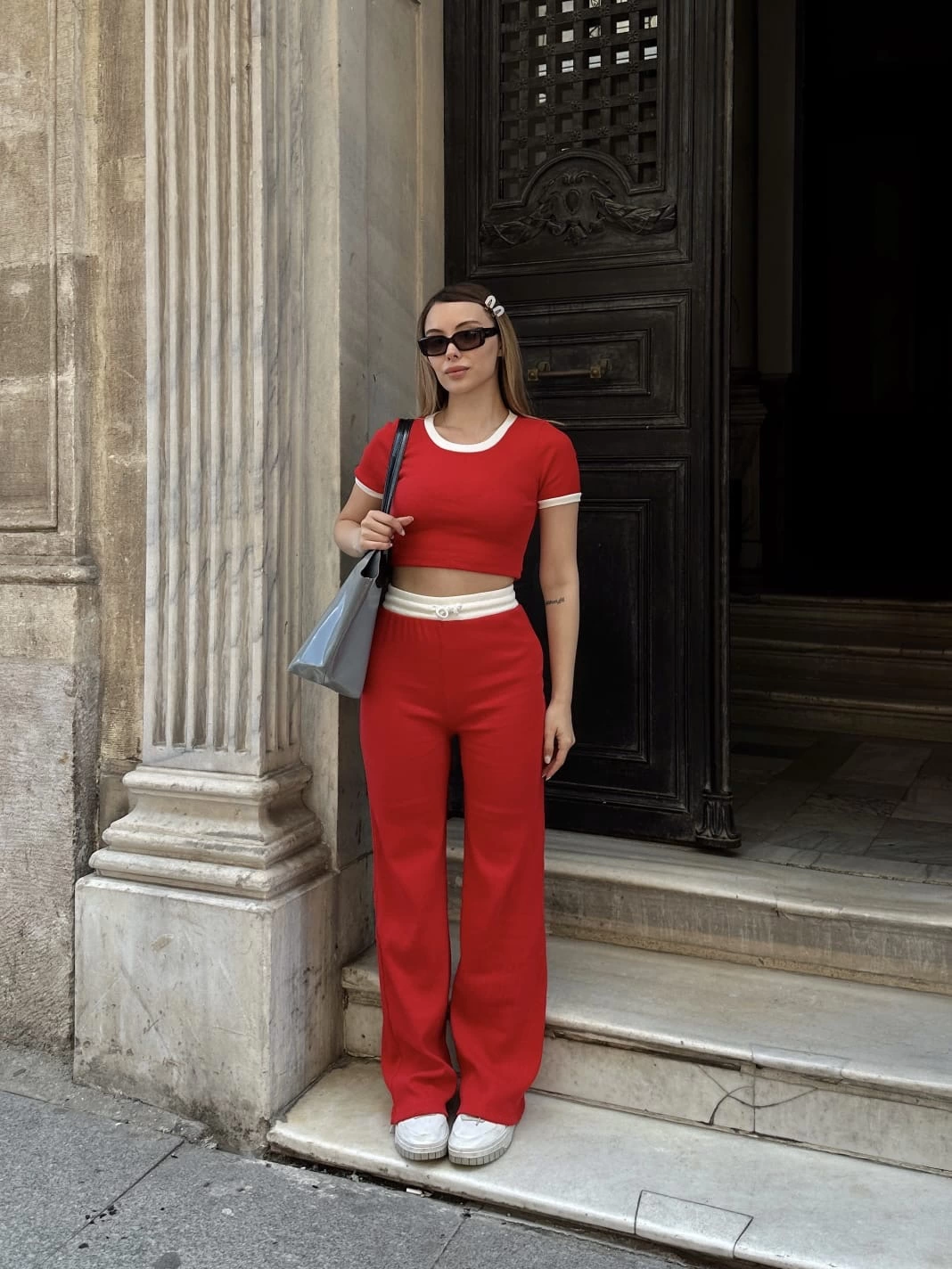 crop-pantolon-biyeli-takim-kirmizi-8253588-sw1068sh1424.png Crop pantolon biyeli takım kırmızı - Görsel 1