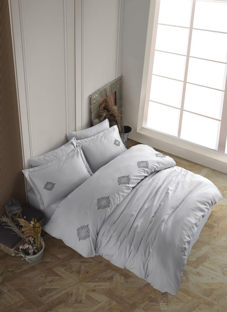 hobby-cift-kisilik-poplin-premium-nakisli-nevresim-ella-bej-12748.jpg Azra Gri Çift Kişilik Nakışlı Poplin Nevresim Takımı - Görsel 1