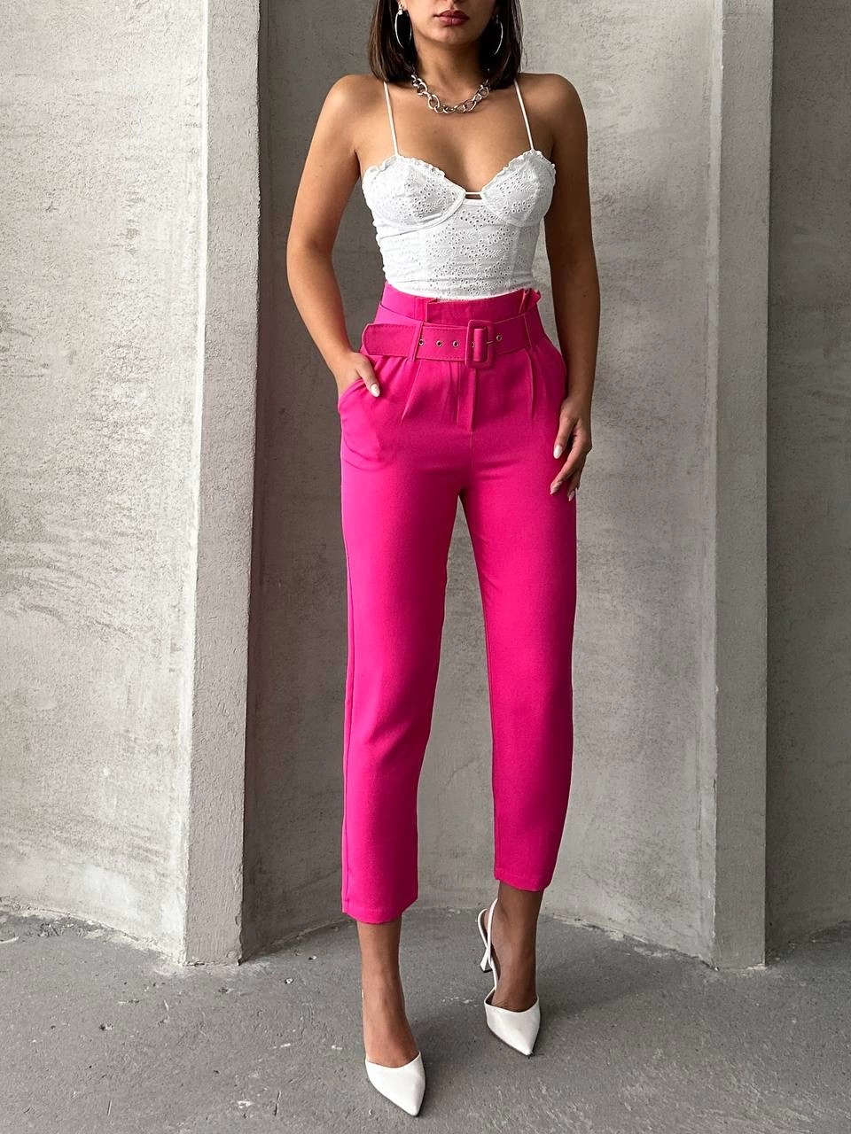 kemerli-havuc-pantolon-90355175-sw960sh1280.png Kemerli havuç pantolon - Görsel 1