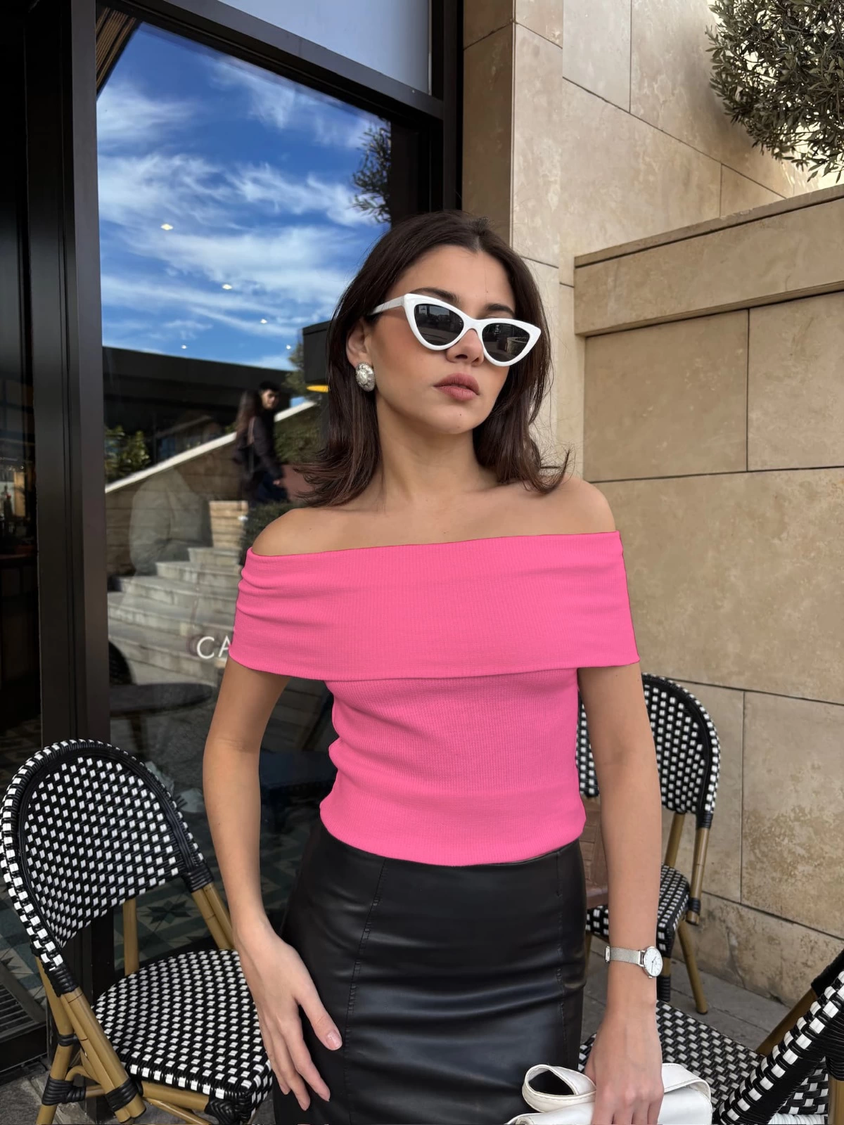madonna-yaka-sifir-kol-bluz-pembe-93366533-sw1200sh1600.png Madonna yaka sıfır kol bluz pembe - Görsel 1