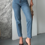 Mom fit kar yı bıyık detaylı jeans pantolon
