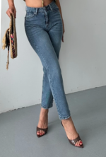 Mom fit kar yı bıyık detaylı jeans pantolon - Görsel 2