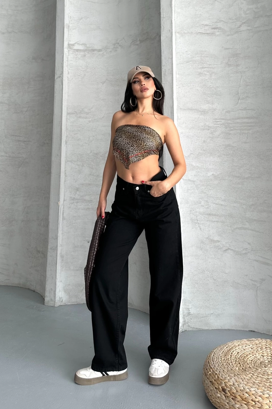palazzo-straight-enzim-super-tas-yikama-jeans-pantolon-siyah-d2008-5460019-sw1066sh1600.png zzo straight enzim süper taş yı jeans pantolon siyah - Görsel 1