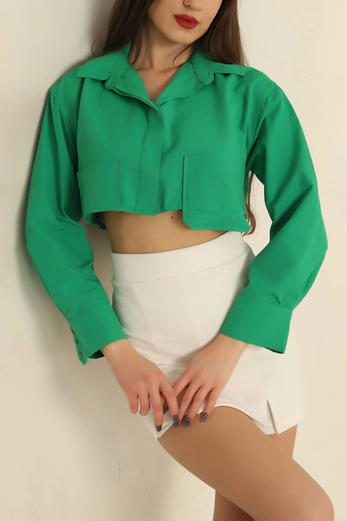 poplin-crop-gomlek-yesil-s3060-61396891-sw1200sh1803.png Poplin crop gömlek yeşil s3060 - Görsel 1