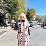 Siyah çizgi desenli elbiseli hırka takım pudra siyah