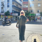Siyah çizgi desenli elbiseli hırka triko takım haki
