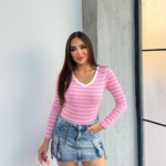 V yaka çizgili bluz pembe