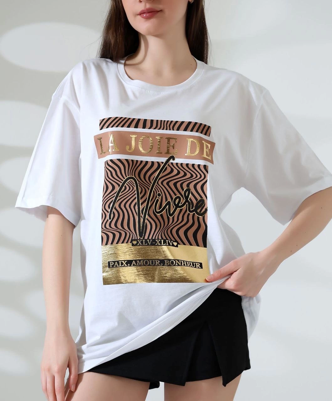 varak-cizgili-oversize-tisort-14584714-sw1059sh1280.png Varak çizgili Oversize tişört - Görsel 1