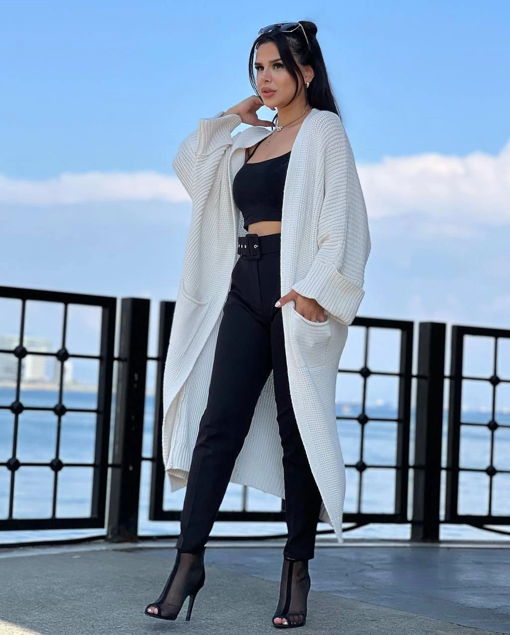 yarasa-kol-uzun-triko-hirka-beyaz-77927150-sw1027sh1280.png sa kol uzun triko hırka beyaz - Görsel 1