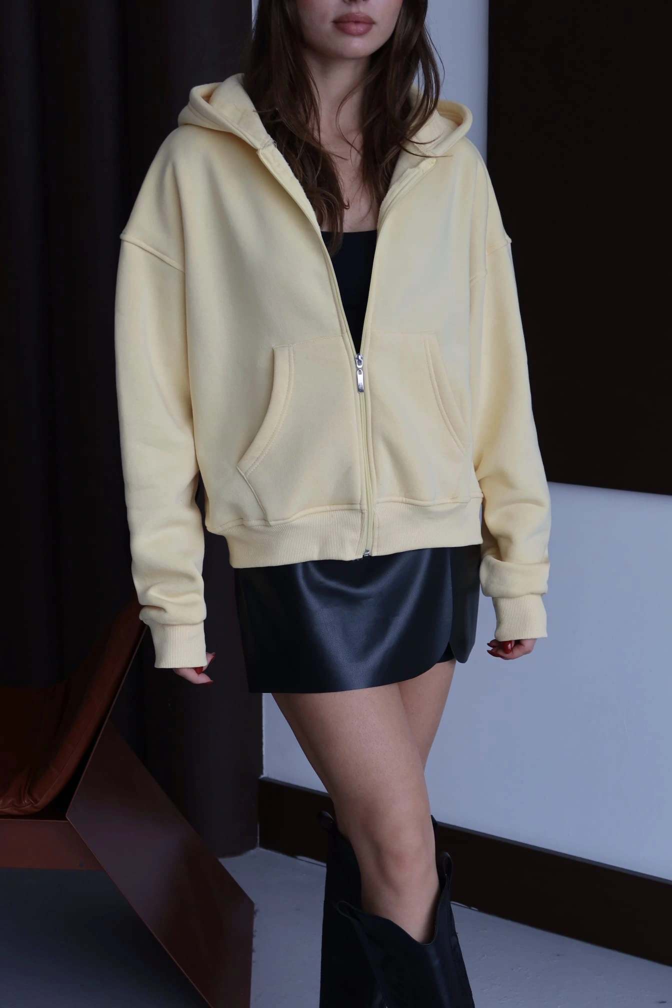 3-iplik-sardonlu-kapsonlu-hoodie-frm-sari-p510437-47760367-sw1344sh2016.png 3 iplik şardonlu kapşonlu hoodie frm sarı p510437 - Görsel 1