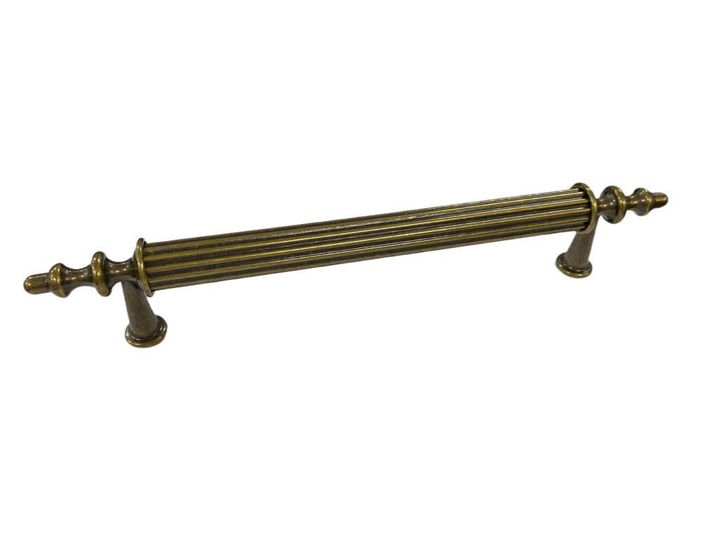 hayal-antik-sari-160-mm-kulp-64137.jpg Hayal Antik Sarı Dolap ve Çekmece Kulbu - 160 mm - Görsel 1