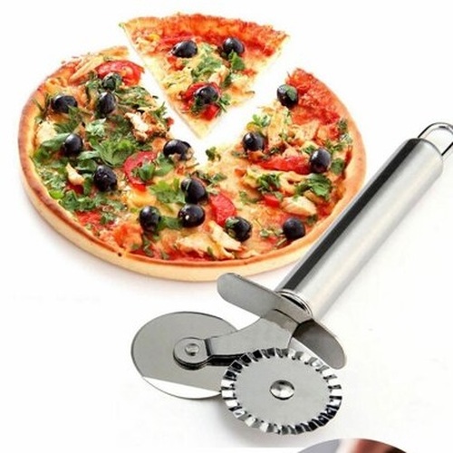 cift-ba-2212-1.jpg Çİft Başlı Metal Pizza Kesici ve Hamur Ruleti - Görsel 1