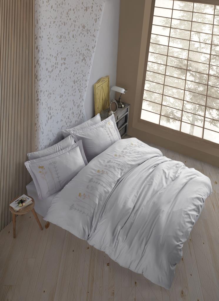 hobby-cift-kisilik-poplin-premium-nakisli-nevresim-diva-pudra-12728.jpg Çift Kişilik Poplin Premium Nakışlı Nev Diva Gri - Görsel 1