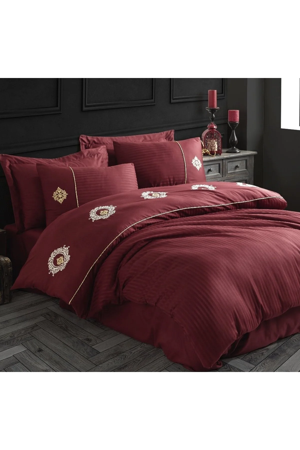 hobby-elegant-nakisli-pamuk-saten-cift-kisilik-nevresim-takimi-olimpos-kahve-16947.webp Elegant Nakışlı Pamuk Saten Çift Kişilik Nev Takımı Olimpos Bordo - Görsel 1