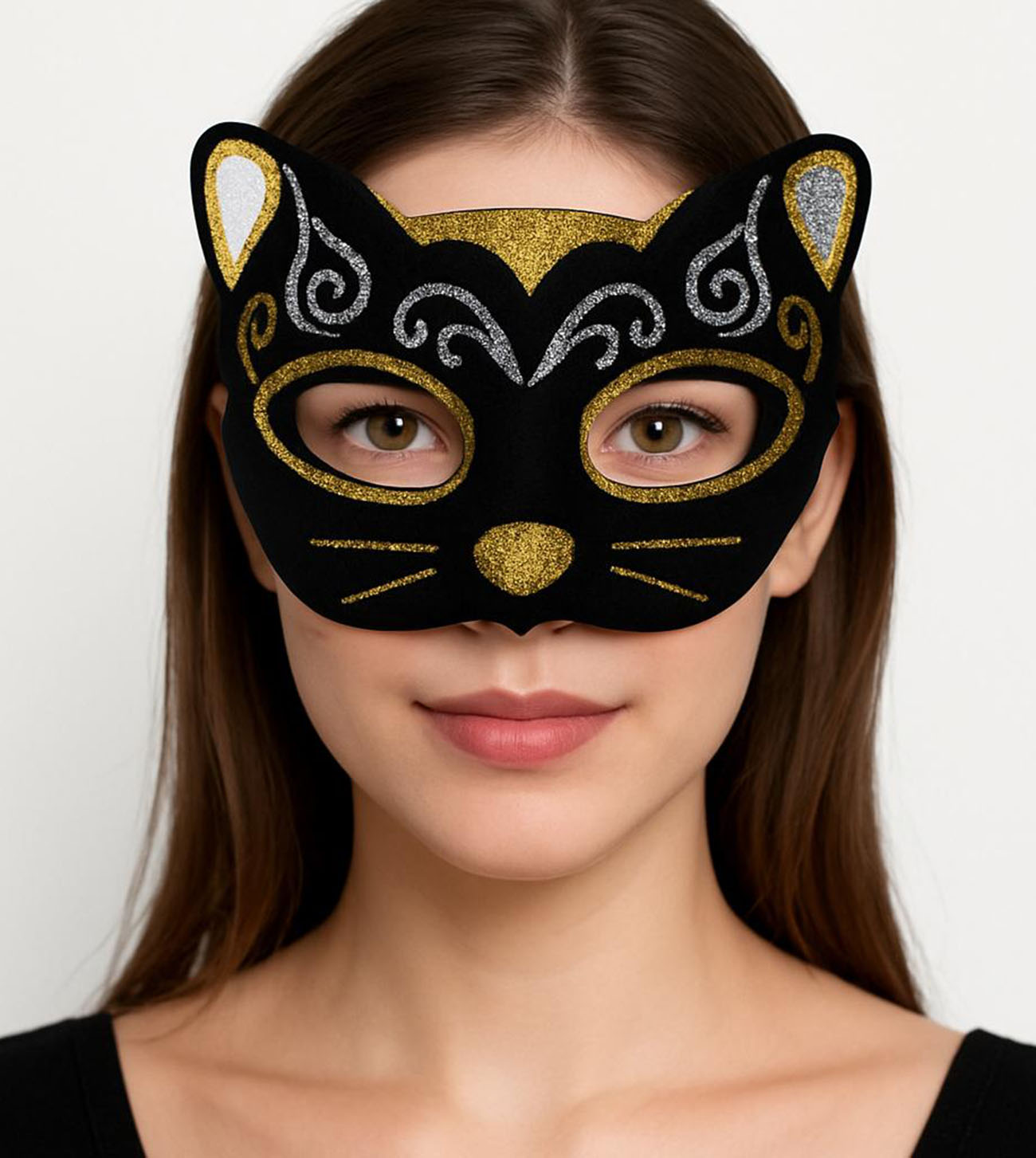 kadife-dokulu-sim-detayli-isiltili-kedi-maskesi-altin-gumus-20x1-resim-5122.jpg Kadife Dokulu Sim Detaylı Işıltılı Kedi Maskesi Altın Gümüş 20x13 cm - Görsel 1