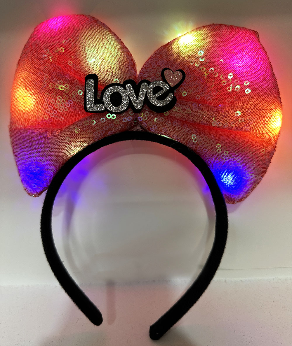 led-isikli-3-farkli-fonksiyonda-yanan-fusya-pembe-fiyonk-tac-20x-resim-4706.jpeg Led Işıklı 3 Farklı Fonksiyonda Yanan Gümüş Love Yazılı Fuşya Pembe Fiyonk Taç 20X17 cm - Görsel 1