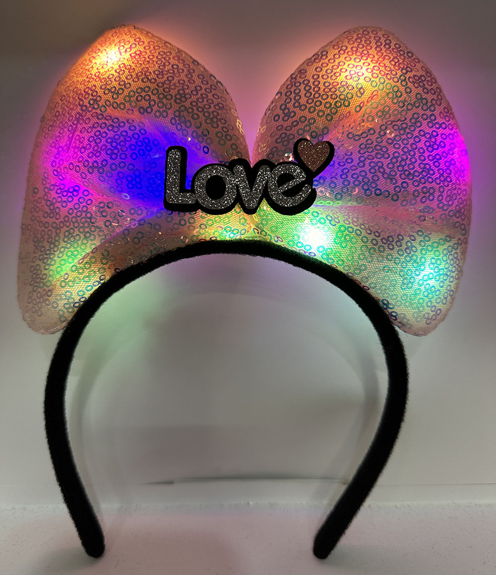 led-isikli-3-farkli-fonksiyonda-yanan-toz-pembe-fiyonk-tac-20x17-resim-4704.jpeg Led Işıklı 3 Farklı Fonksiyonda Yanan Gümüş Love Yazılı Toz Pembe Fiyonk Taç 20X17 cm - Görsel 1