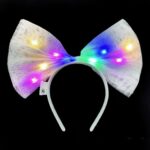 Rengarenk Led Işıklı Fiyonk Şekilli Tül Parti Tacı Beyaz Renk 25x25 cm - Görsel 4
