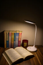 Watton WT-005 Şarjlı ve Dokunmatik LED Masa Lambası - Görsel 4
